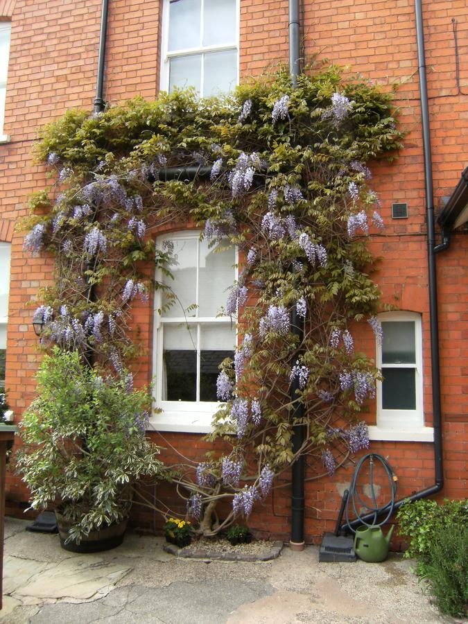 Bridge House Bed & Breakfast Newark-on-Trent  Экстерьер фото