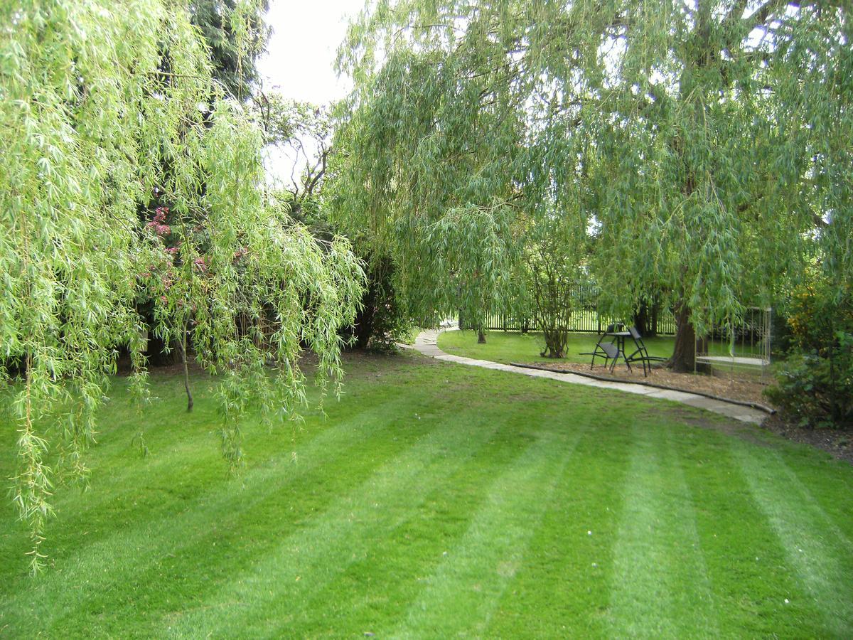 Bridge House Bed & Breakfast Newark-on-Trent  Экстерьер фото